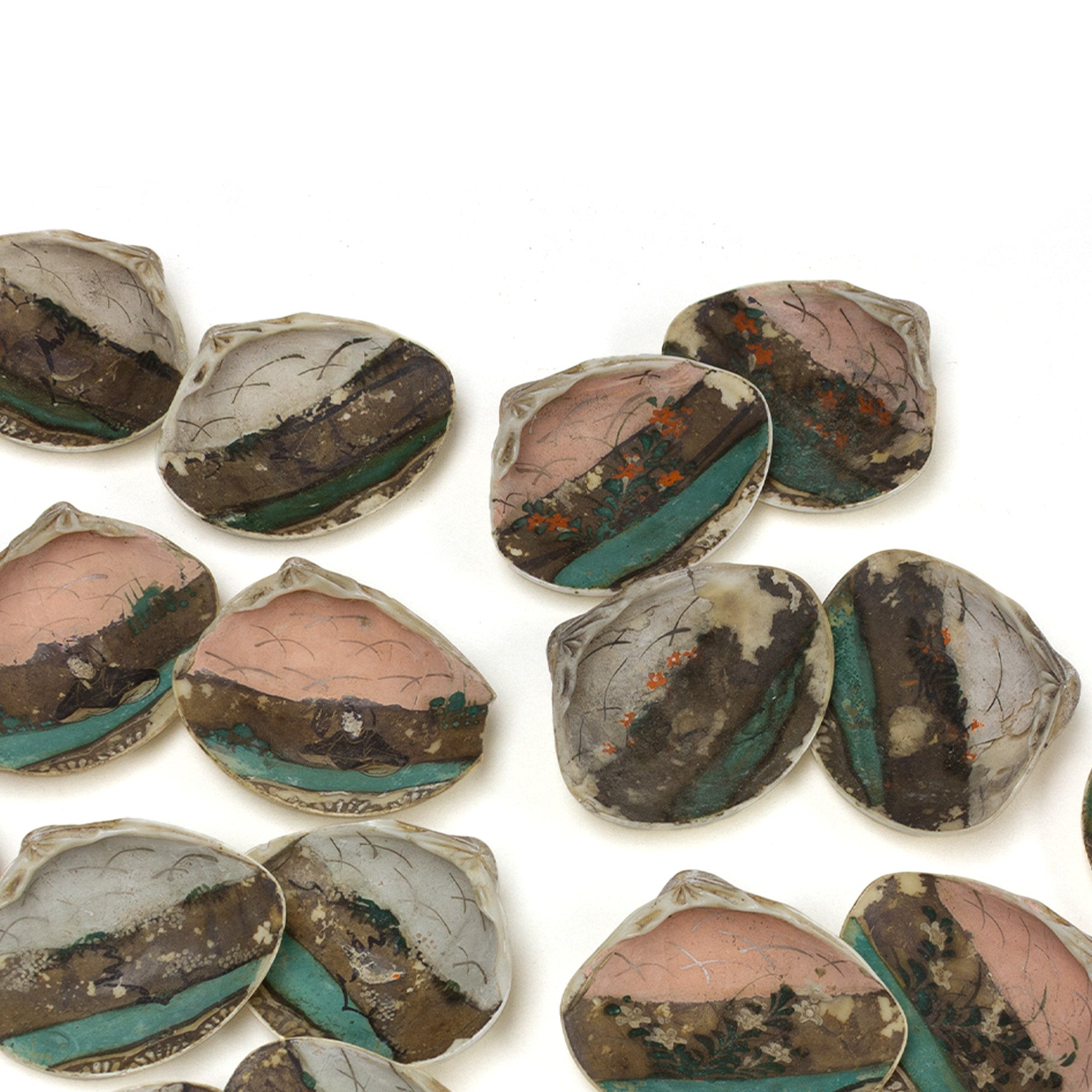 48 Piece Shell Game Set