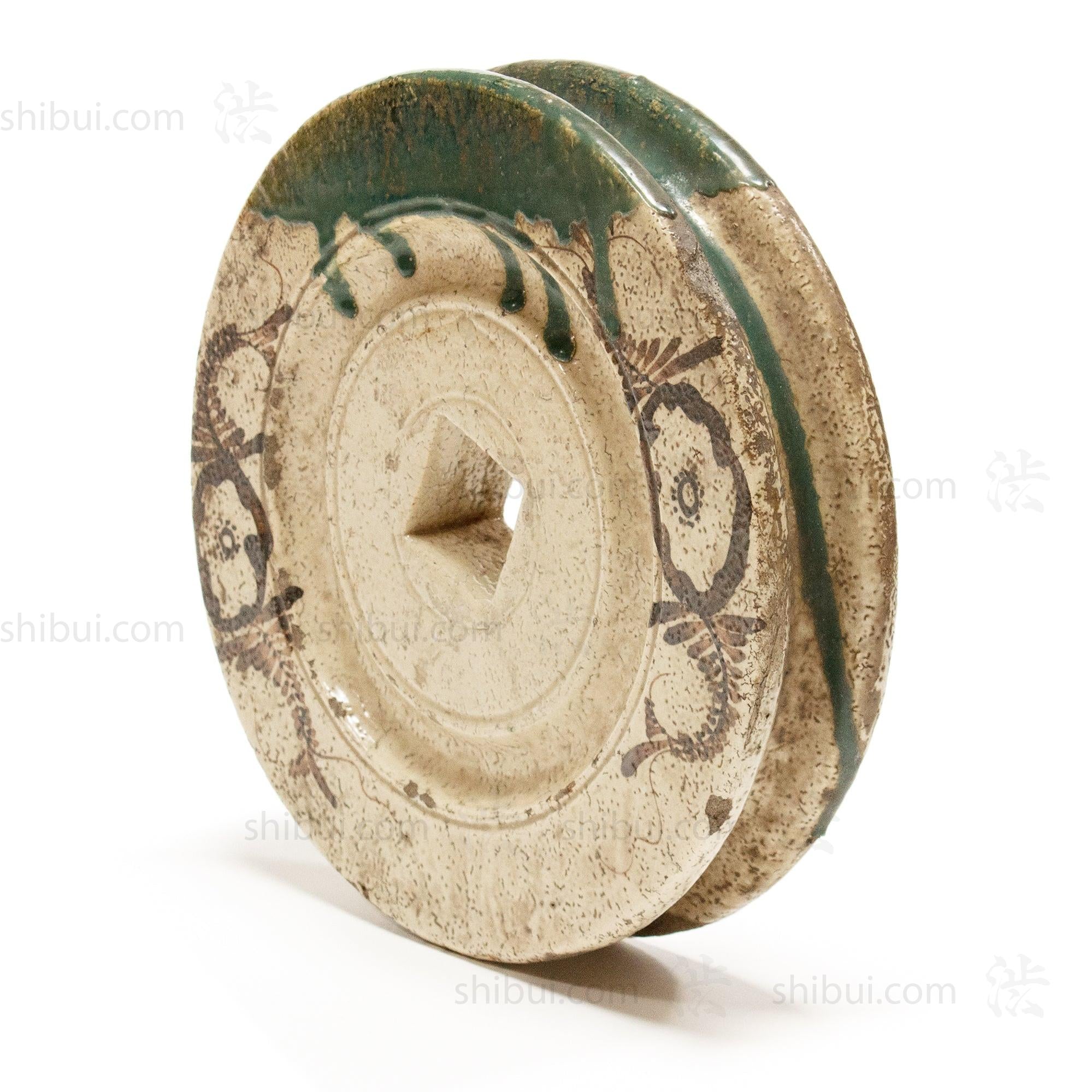 Large Oribe Ceramic Well Pulley