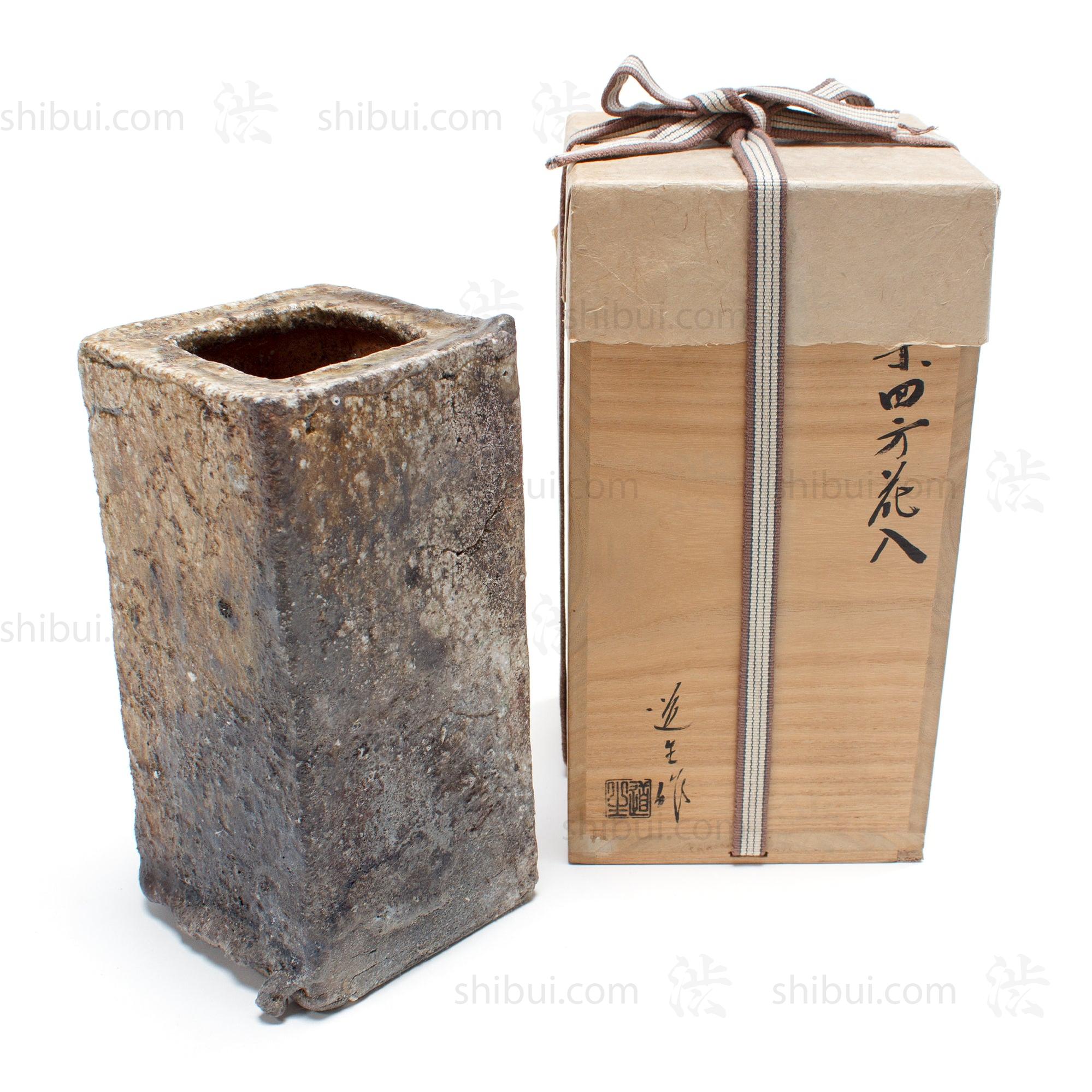 Shigaraki Vase by Michio Furuya