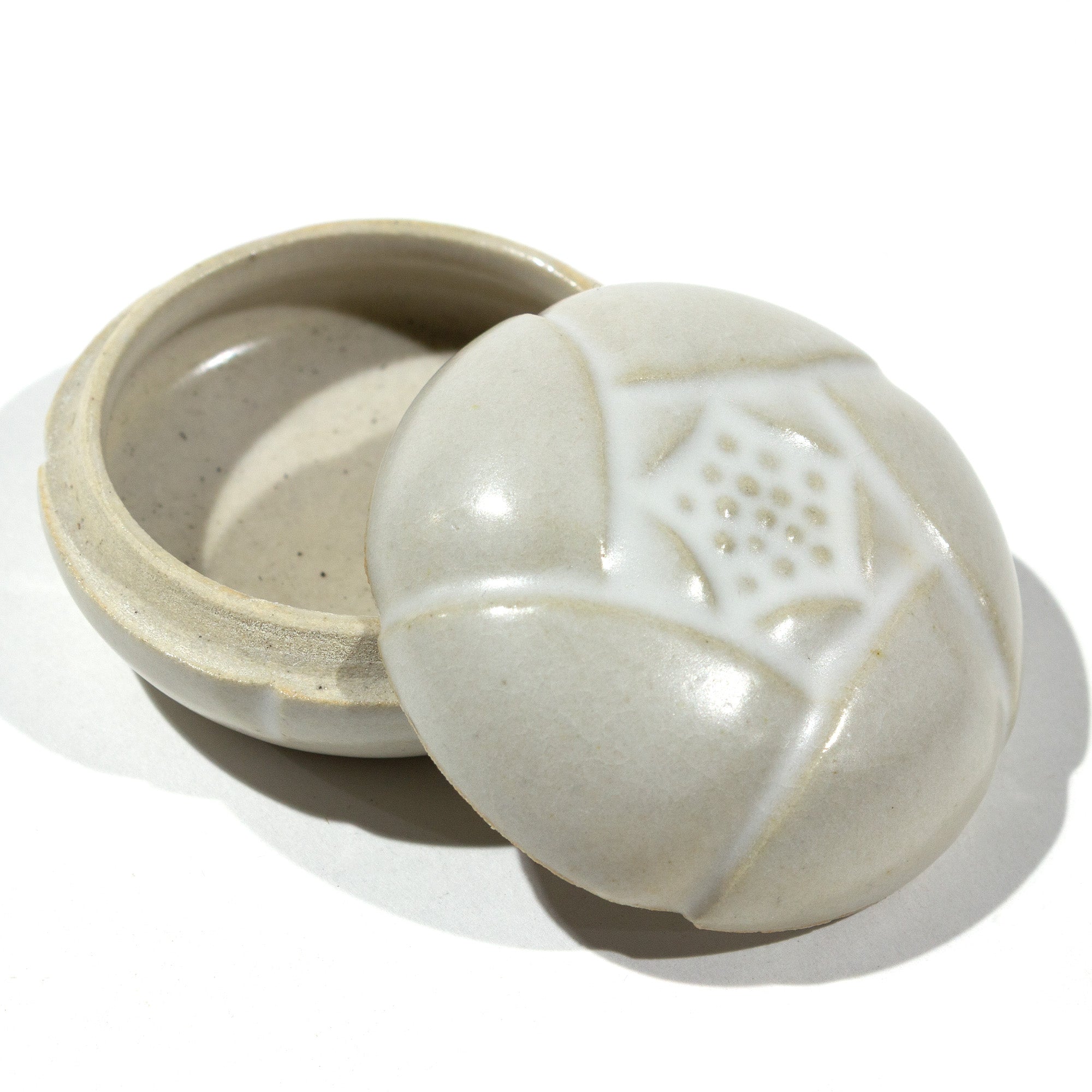 Ceramic Kogo with Camellia Motif | Japanese Incense Storage Container