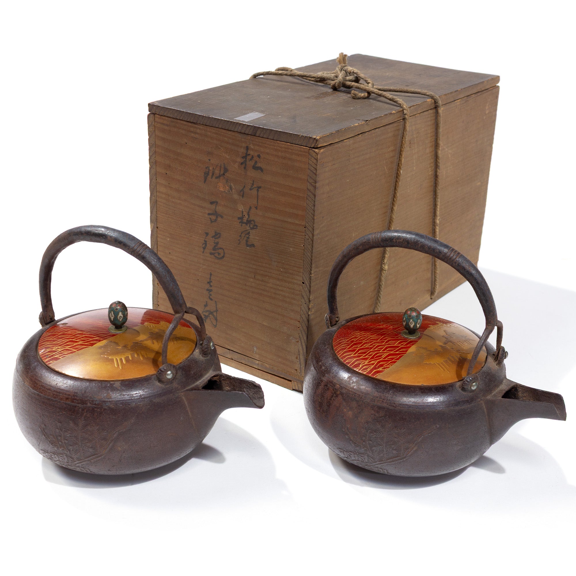 Chōshi | Sake Ewer Pair With Maki-e Lids