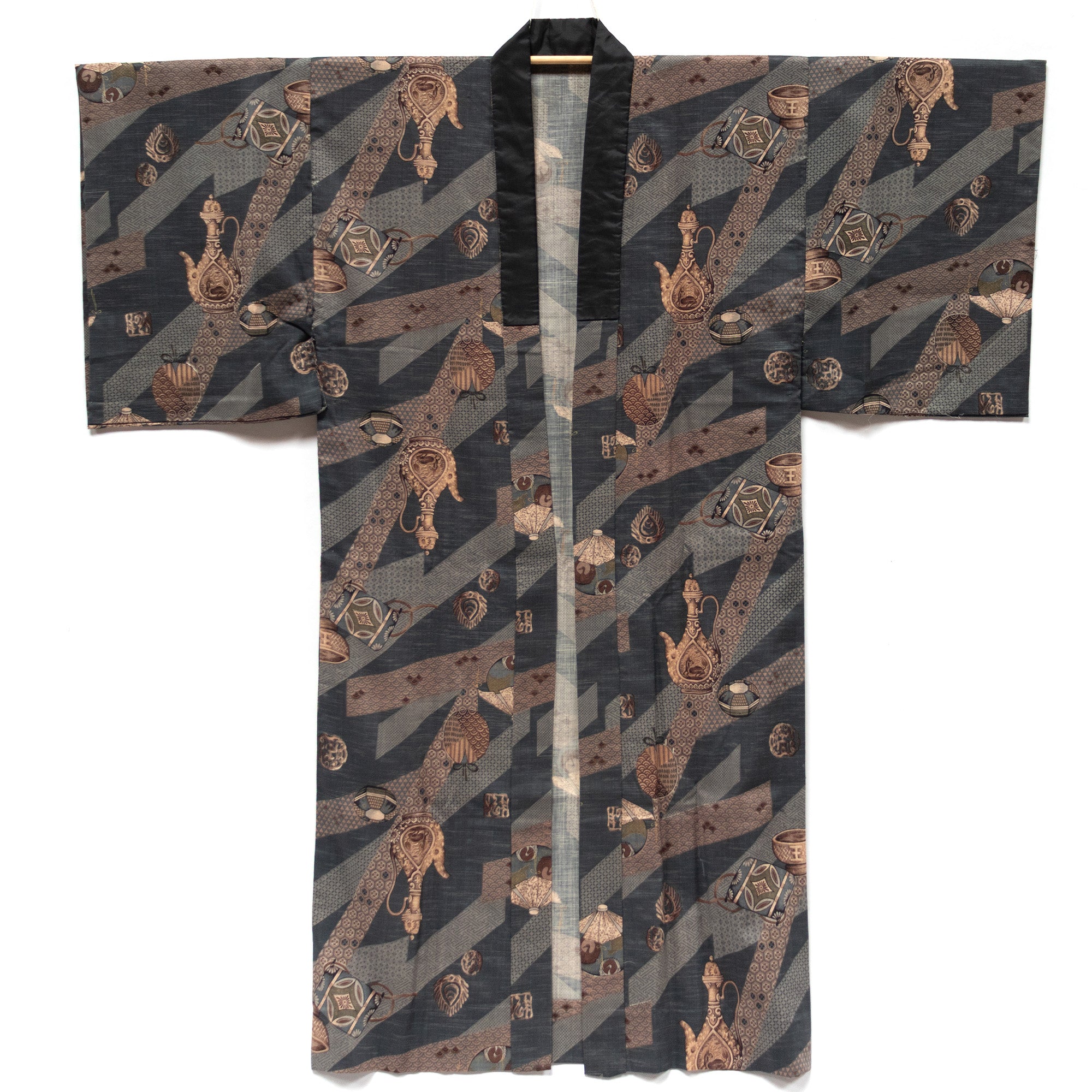 Mens Vintage Silk Nagajuban with Images of the Globe