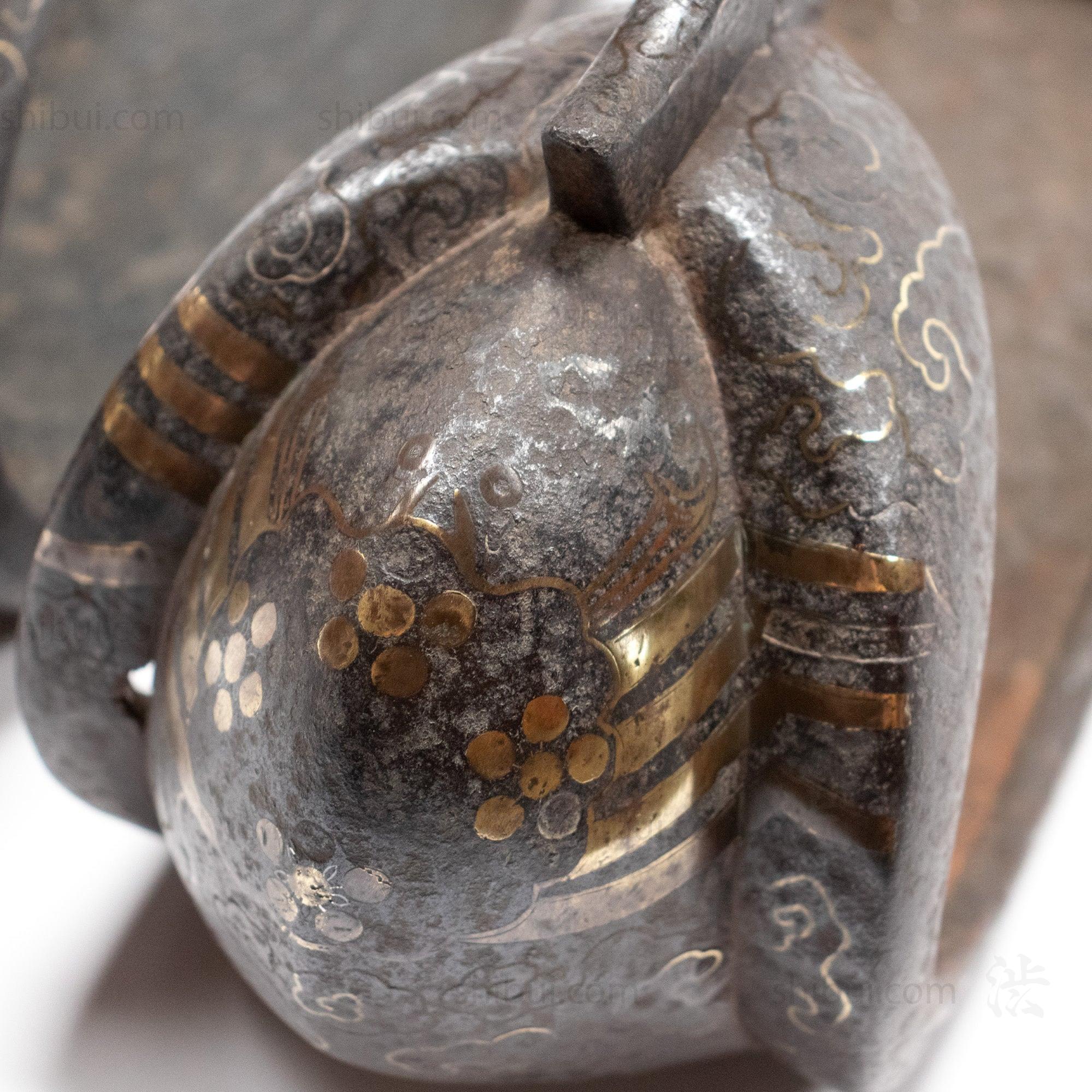 Japanese Antiques Abumi Pair of Stirrups with a Crab Motif