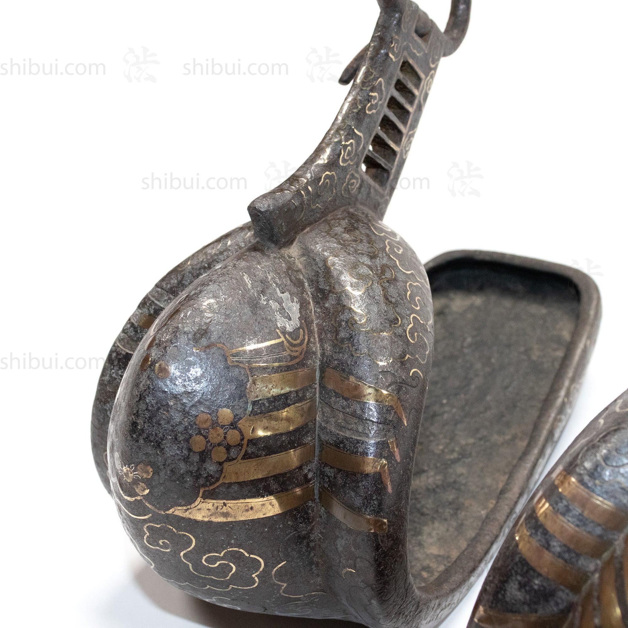 Japanese Antiques Abumi Pair of Stirrups with a Crab Motif