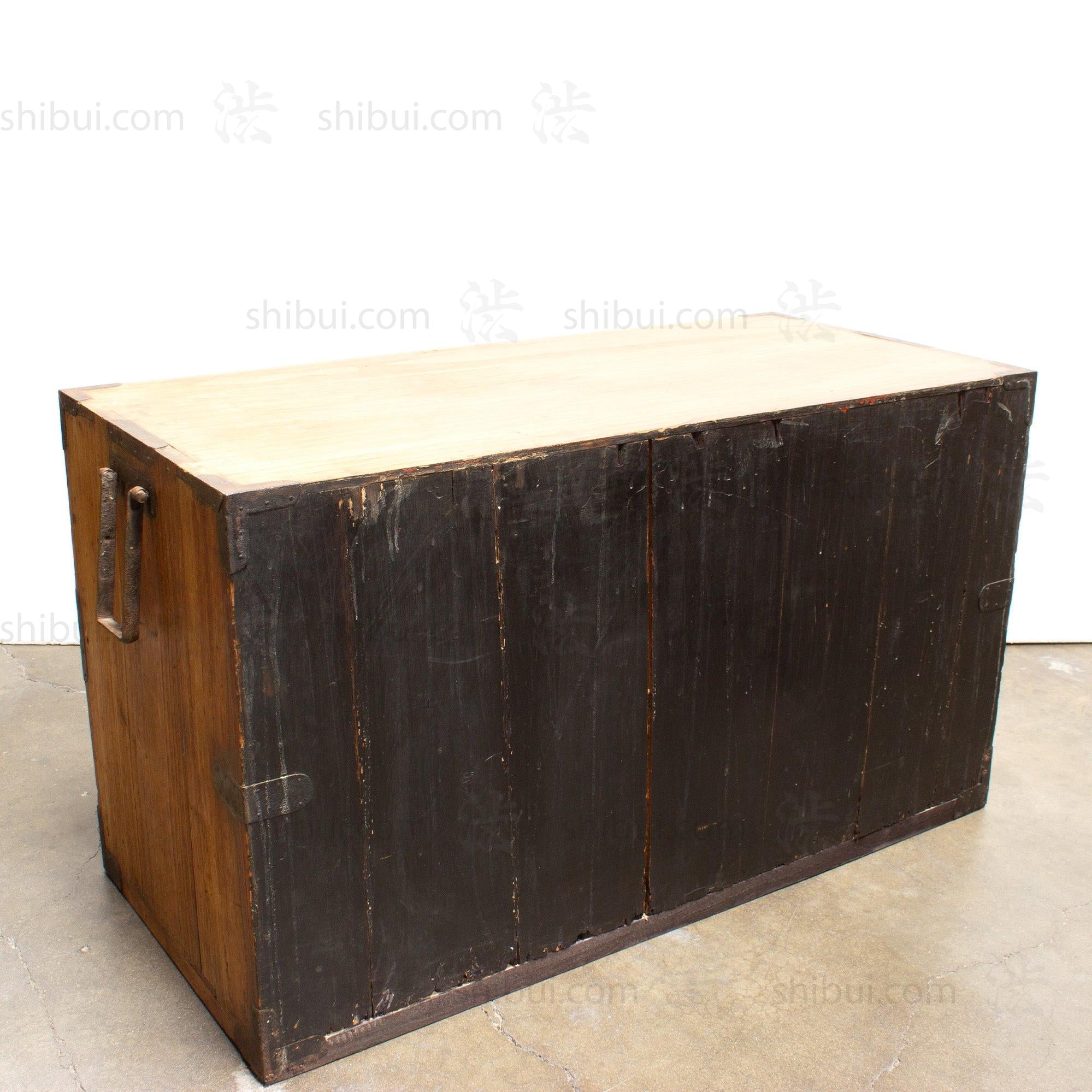 Kiri Isho Dansu | Antique Tansu Clothing Chest