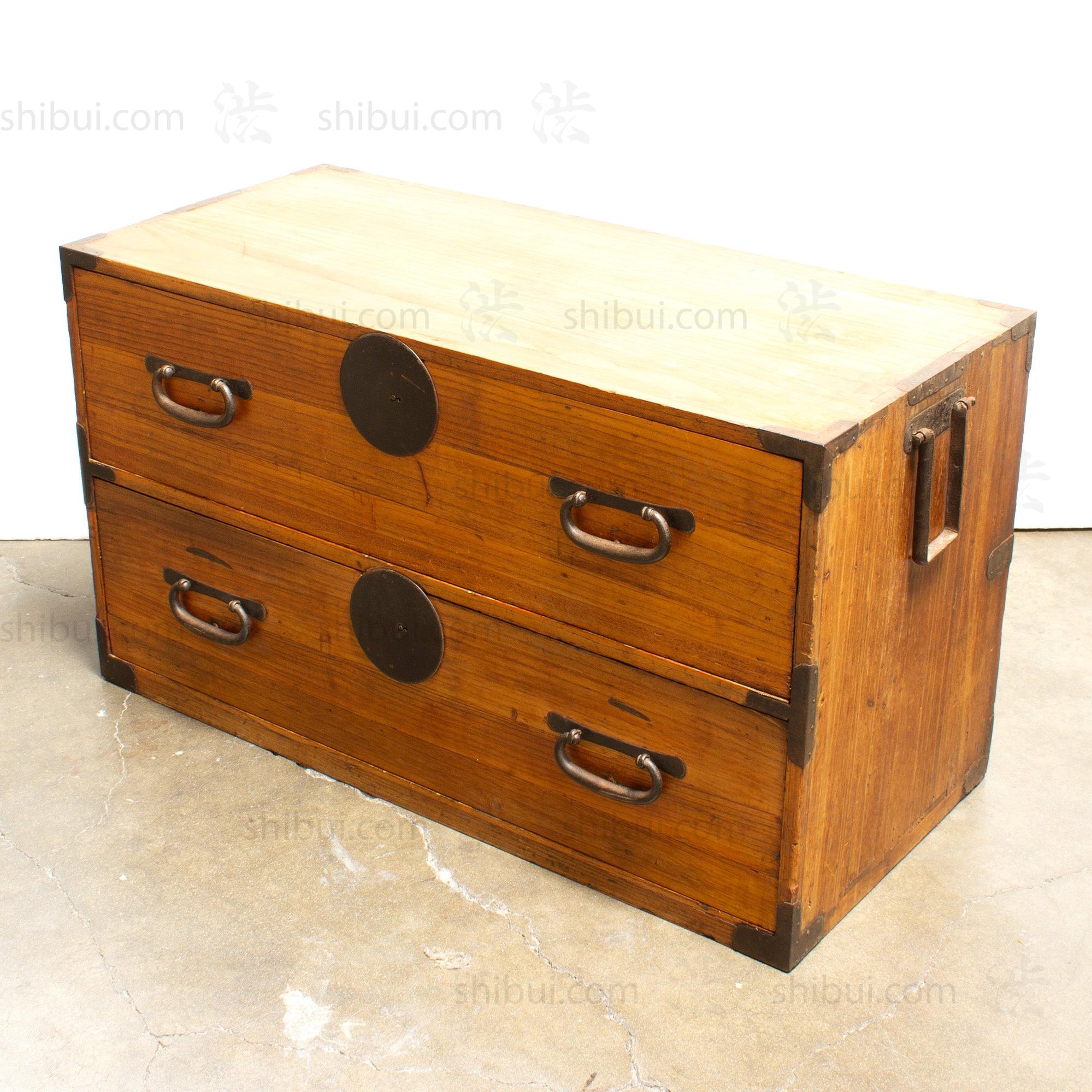 Kiri Isho Dansu | Antique Tansu Clothing Chest