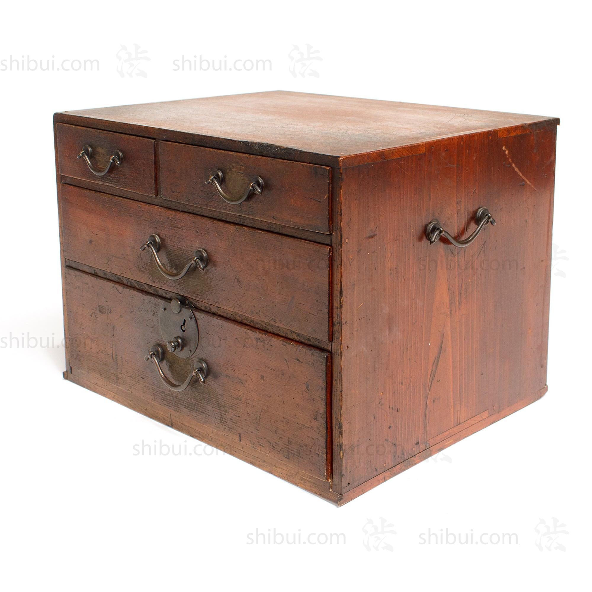 Ko Bako | Small Chest