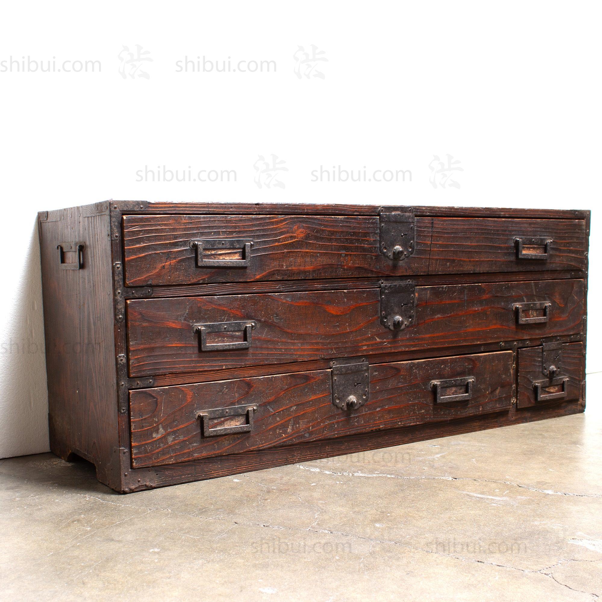Katana Dansu | Japanese Antique Sword Chest
