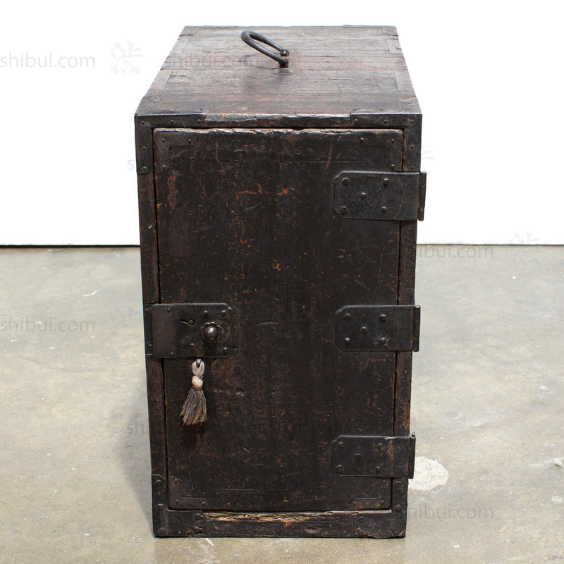 Edo Cho Bako | Merchants Chest