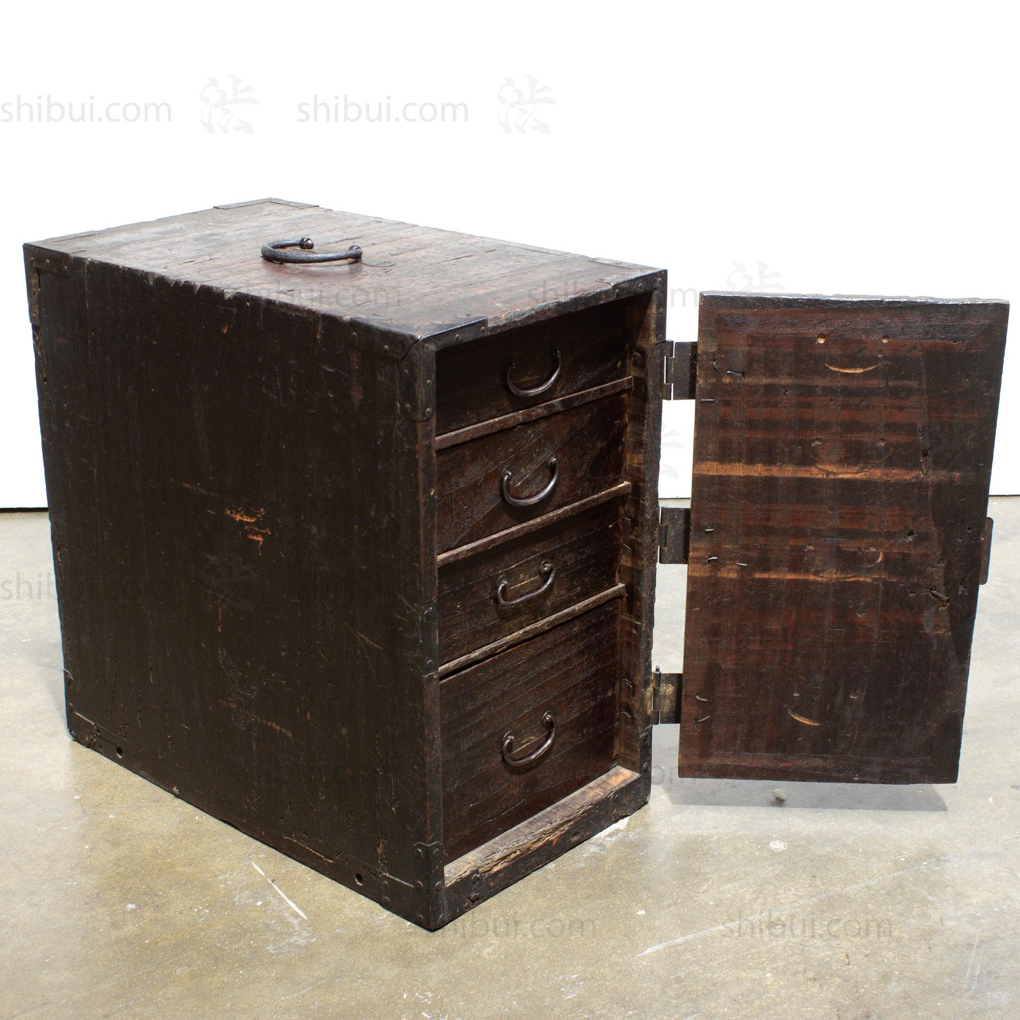 Edo Cho Bako | Merchants Chest