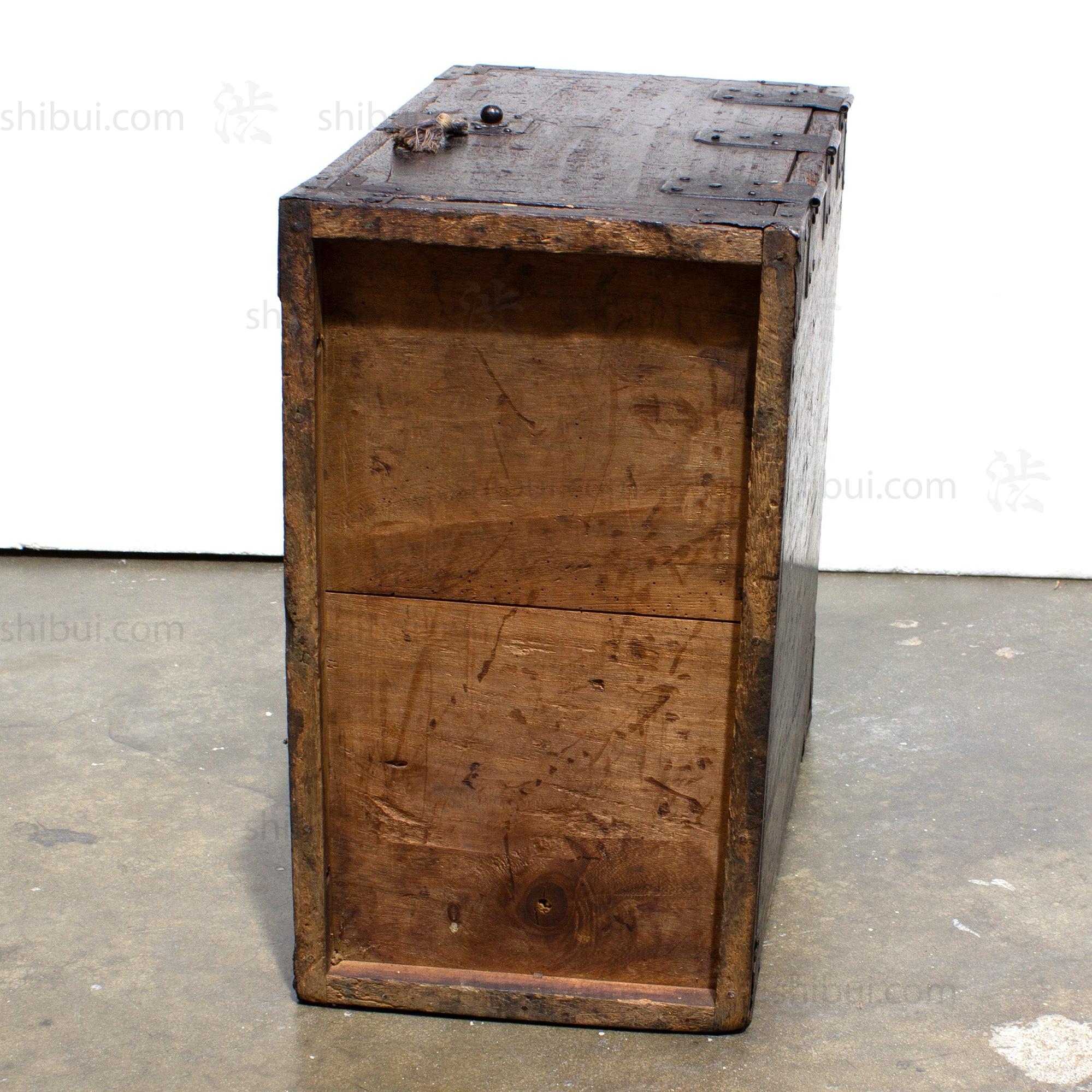 Edo Cho Bako | Merchants Chest