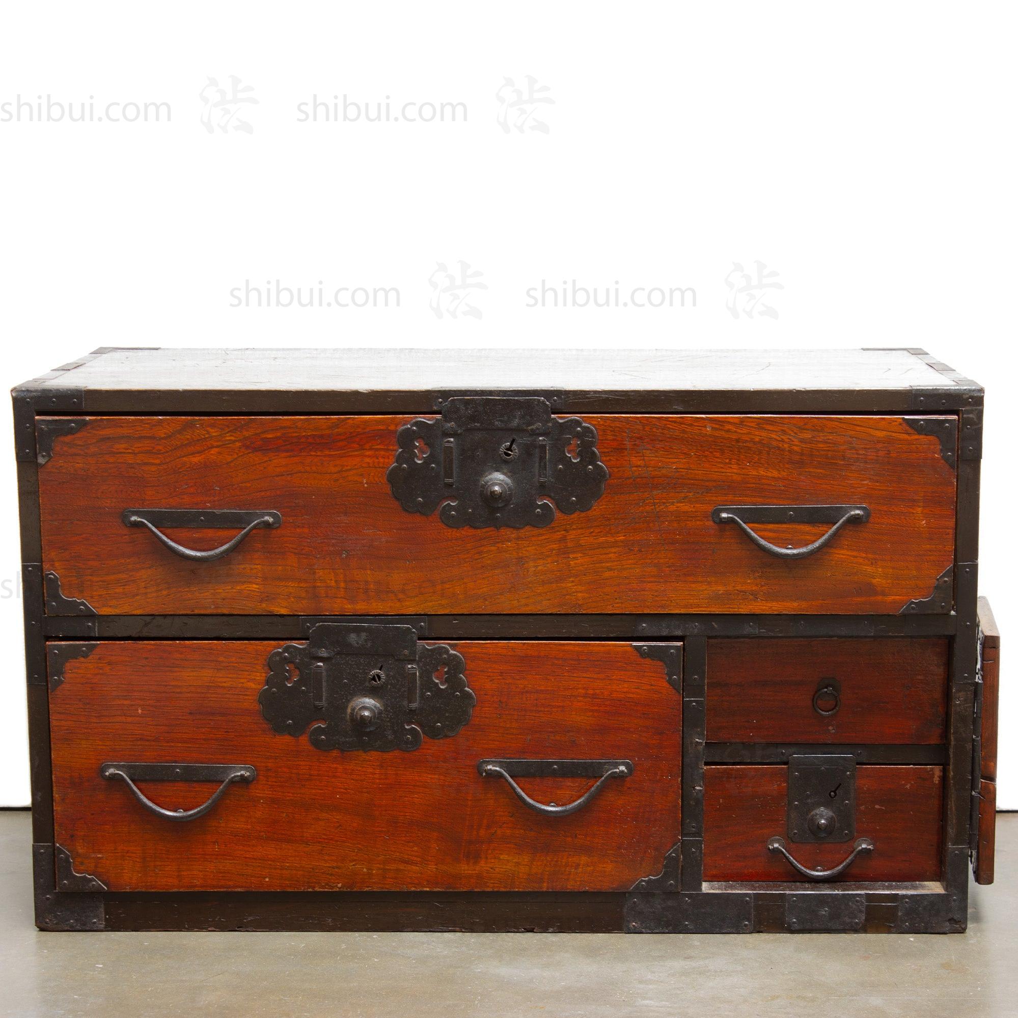 Sado Isho Dansu | Antique Tansu Clothing Chest