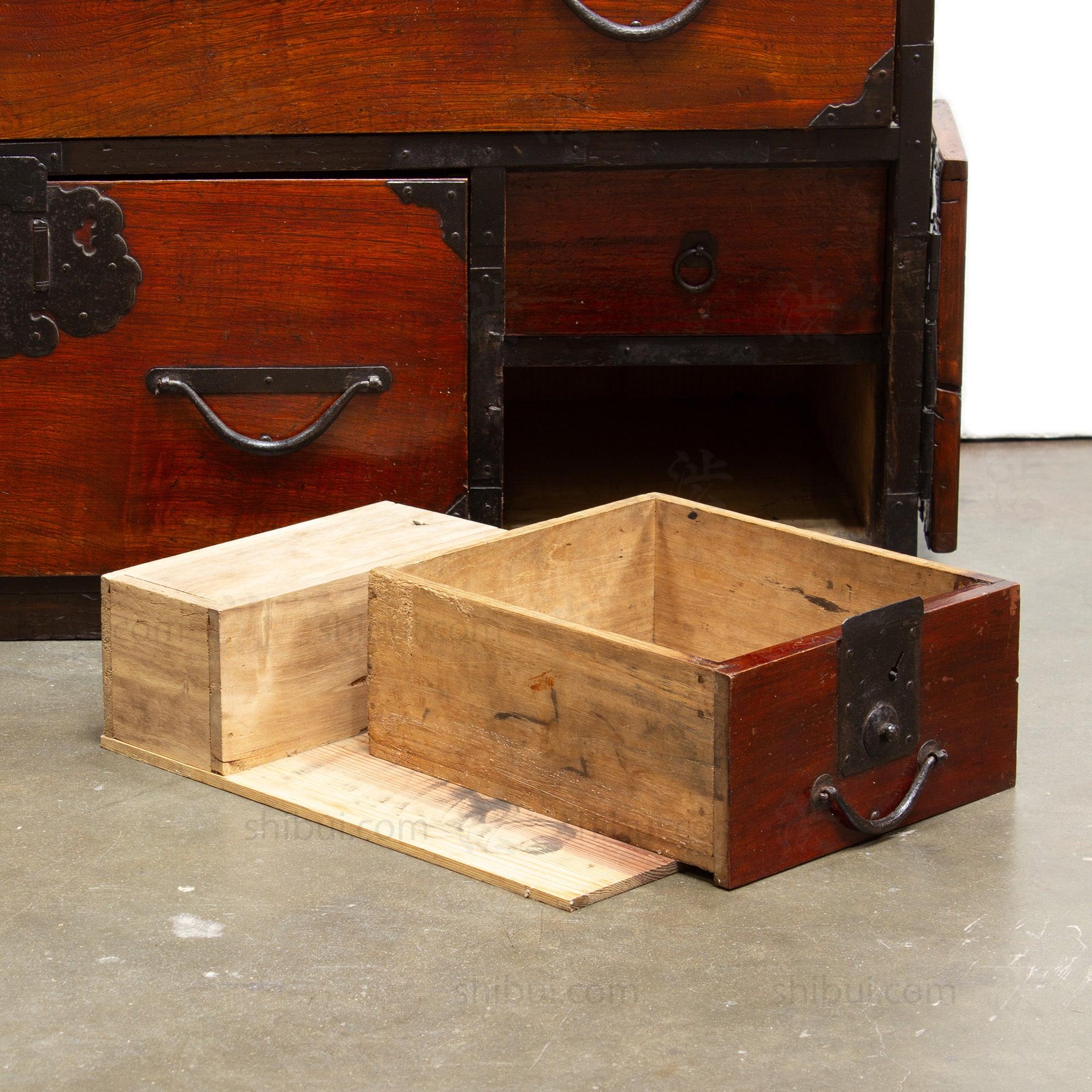Sado Isho Dansu | Antique Tansu Clothing Chest