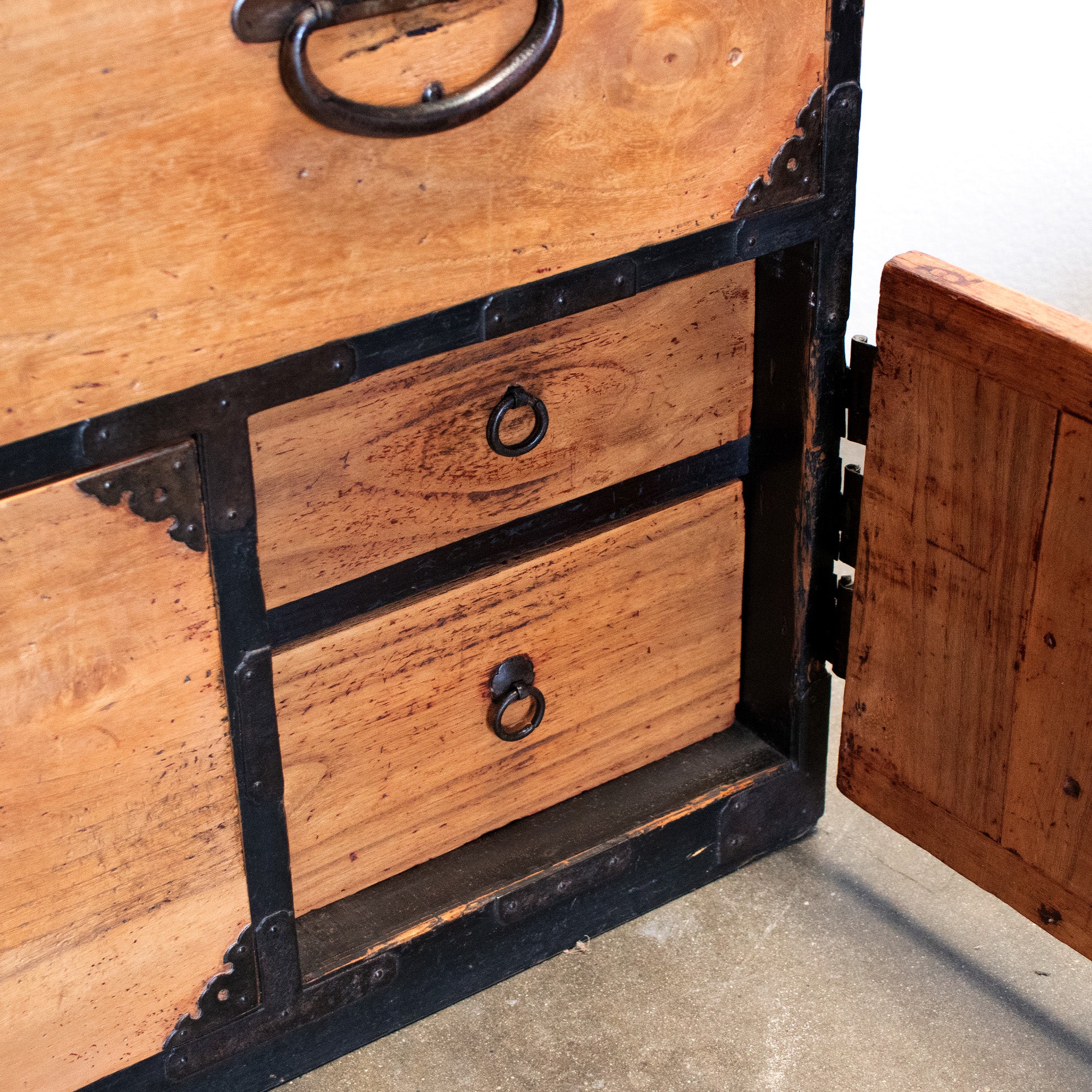 Yamagata Isho Dansu | Antique Tansu Clothing Chest