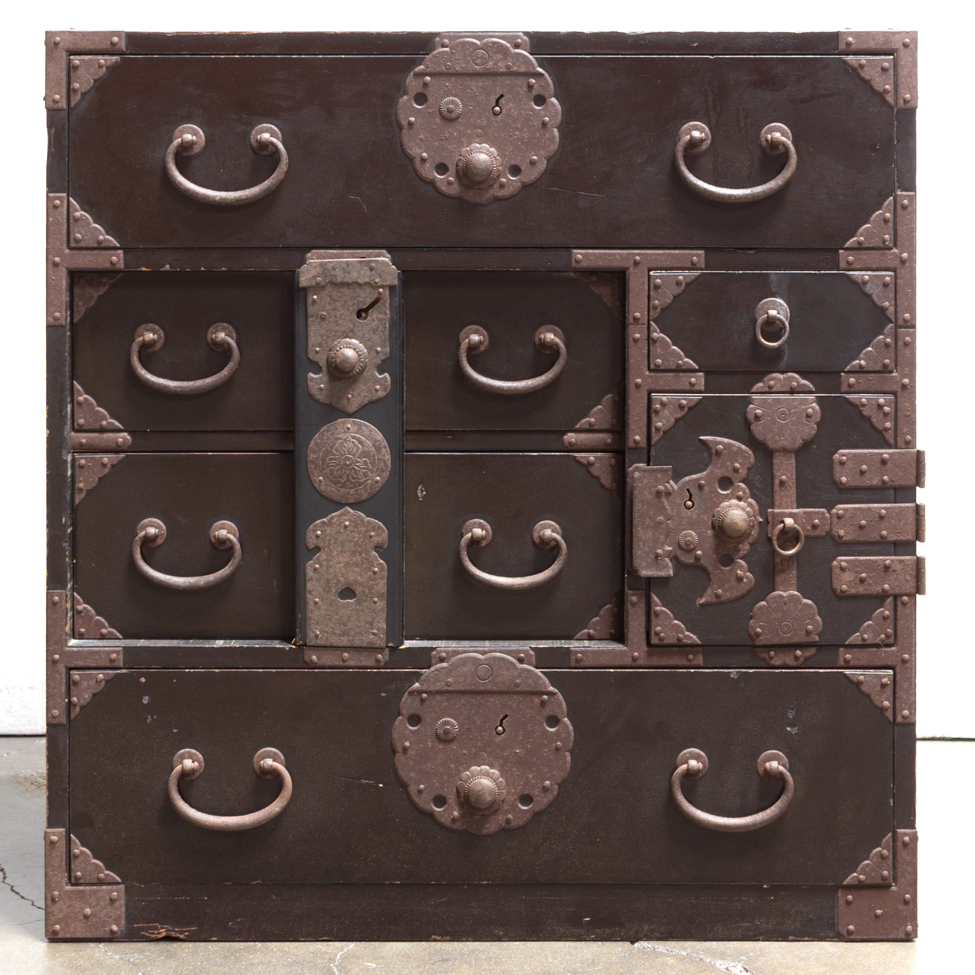 Black Lacquer Sakata Ko Dansu | Antique Tansu Chest