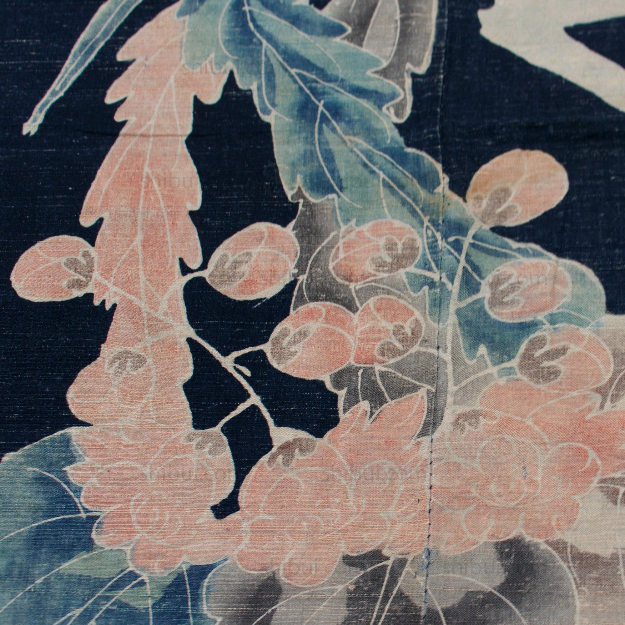 Antique Tsutsugaki Hyoo Phoenix Futonji