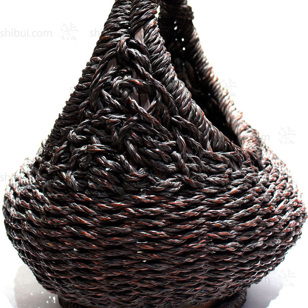 side view of moon shaped basket