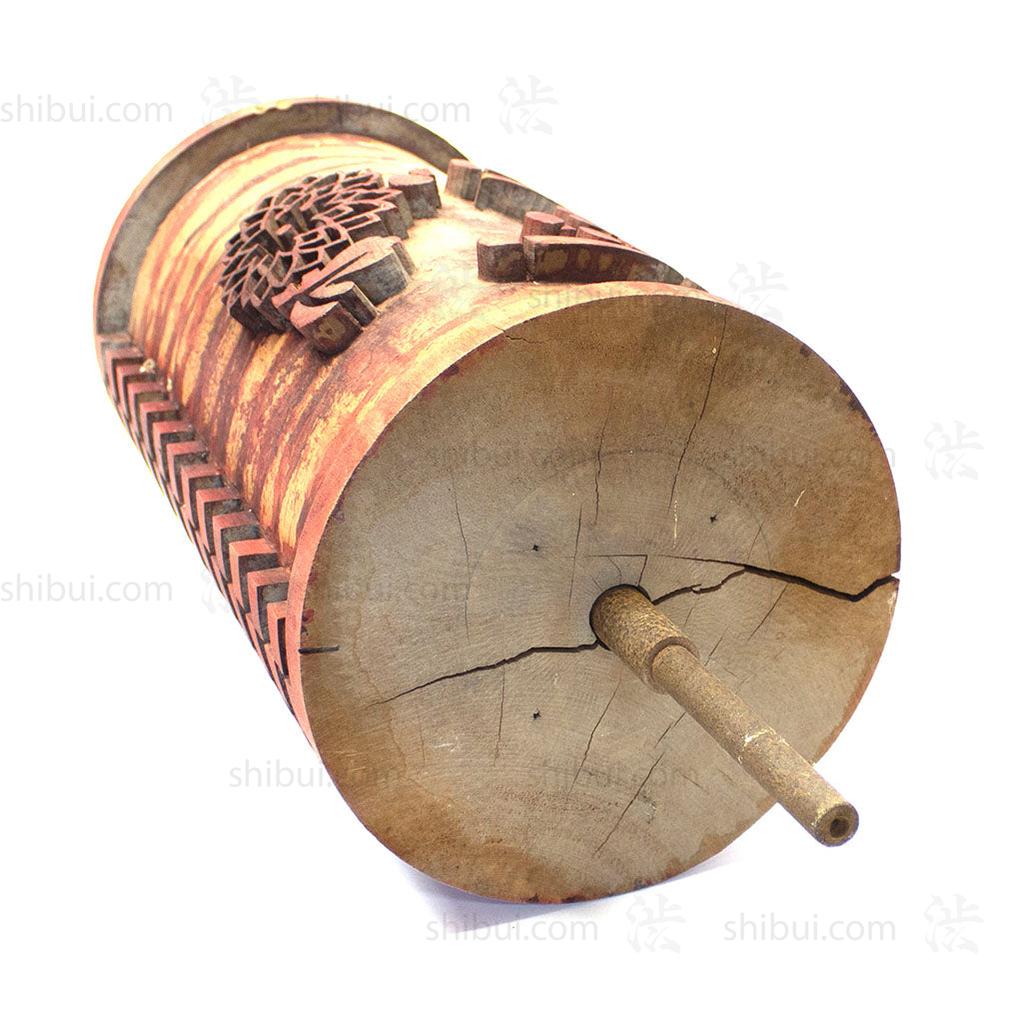 Print Roller with Checkers and Flowers