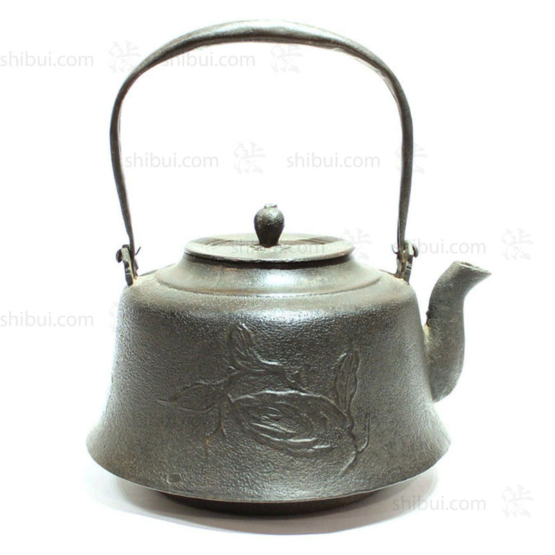 Large Tetsubin with Leaf and Fruit Motif