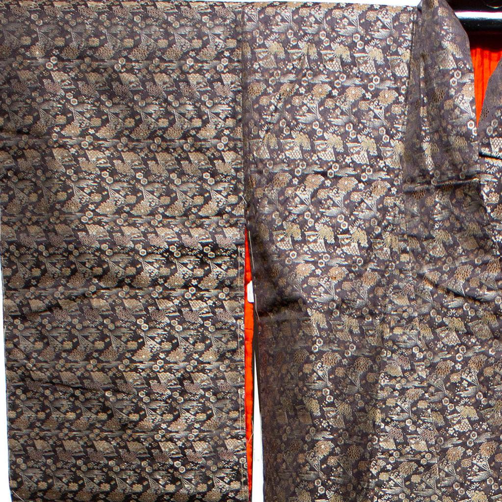 Brocade Uchikake black/gold w/red lining