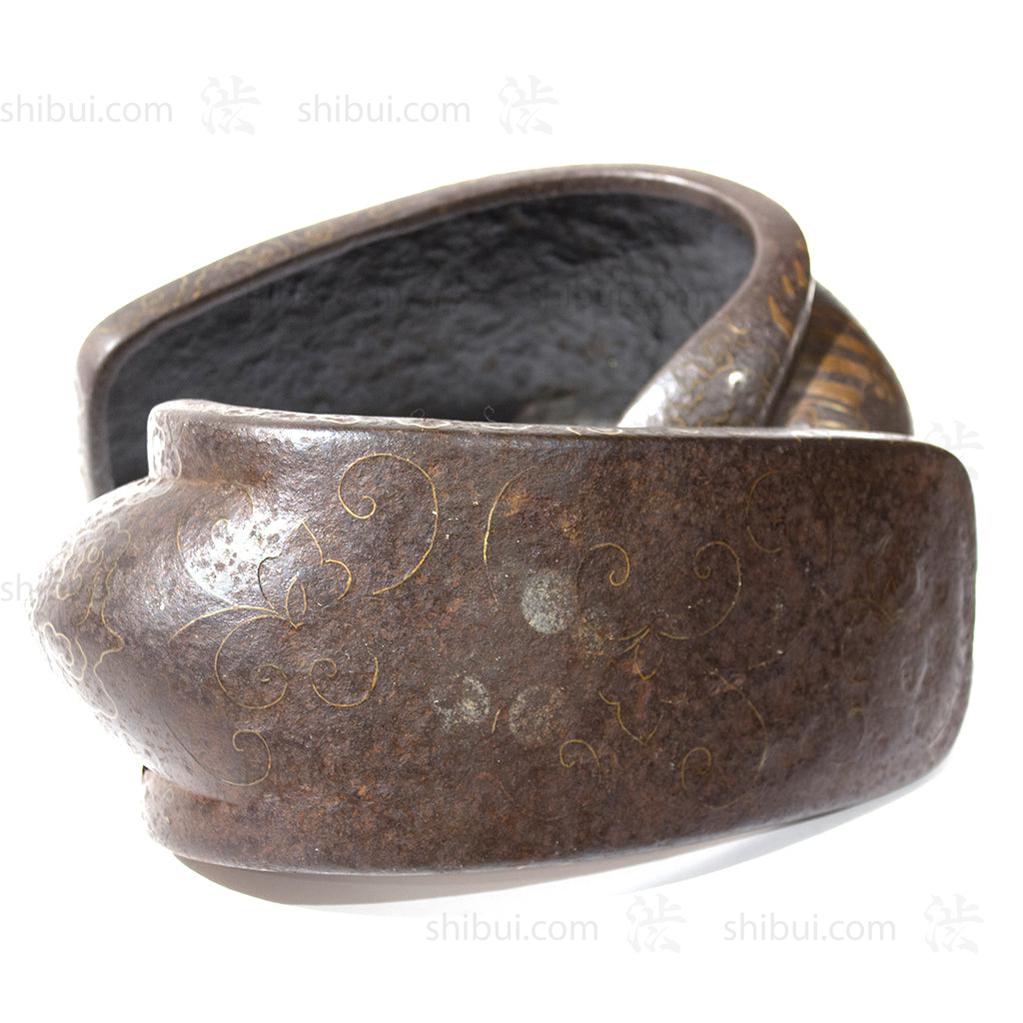 Japanese Antiques Abumi Pair of Stirrups with a Crab Motif