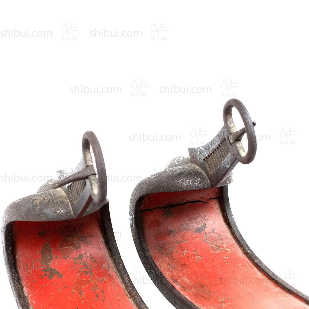Abumi Stirrups - Iron & Lacquer w/ Inlaid Bellflower Mon
