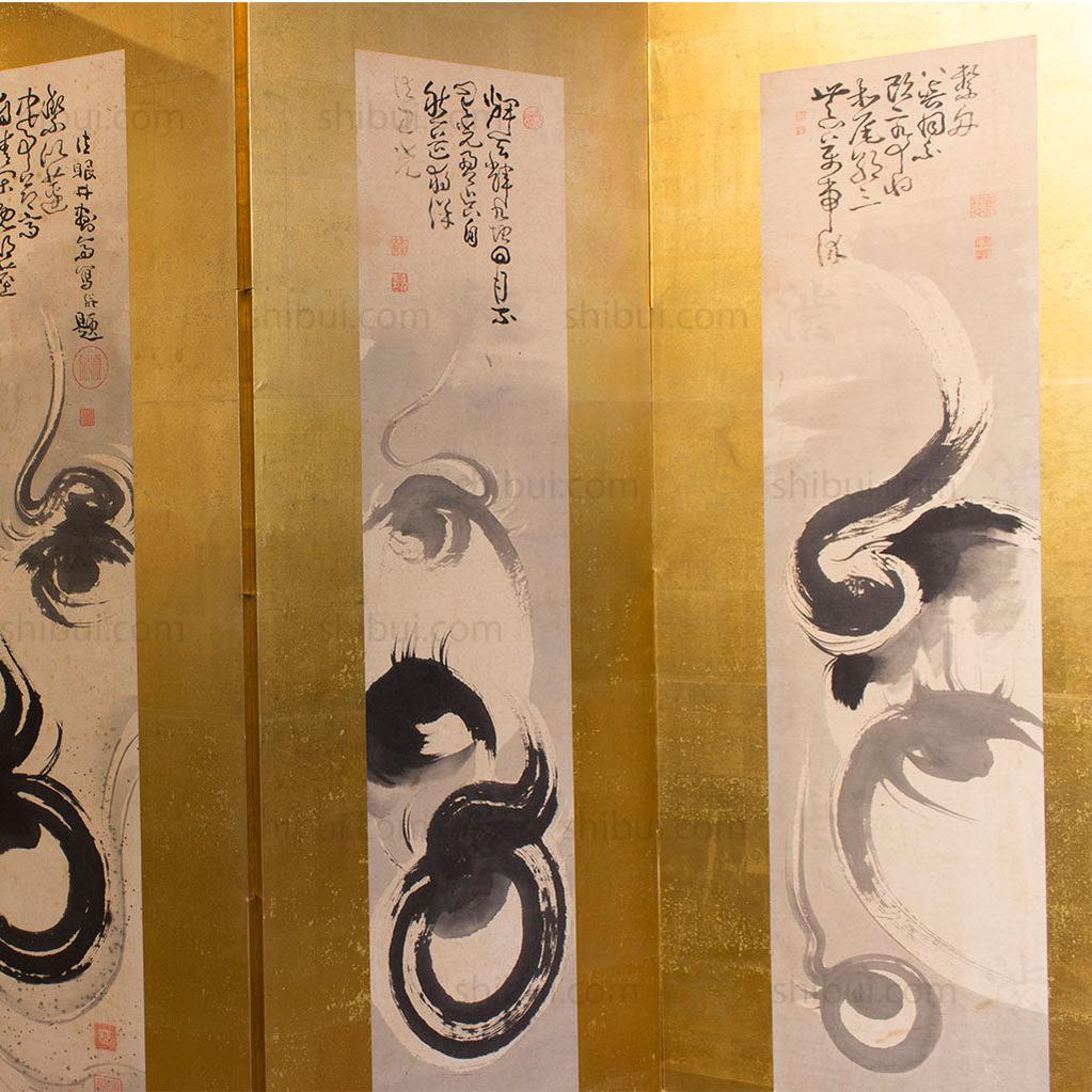 closeup of two screen panels