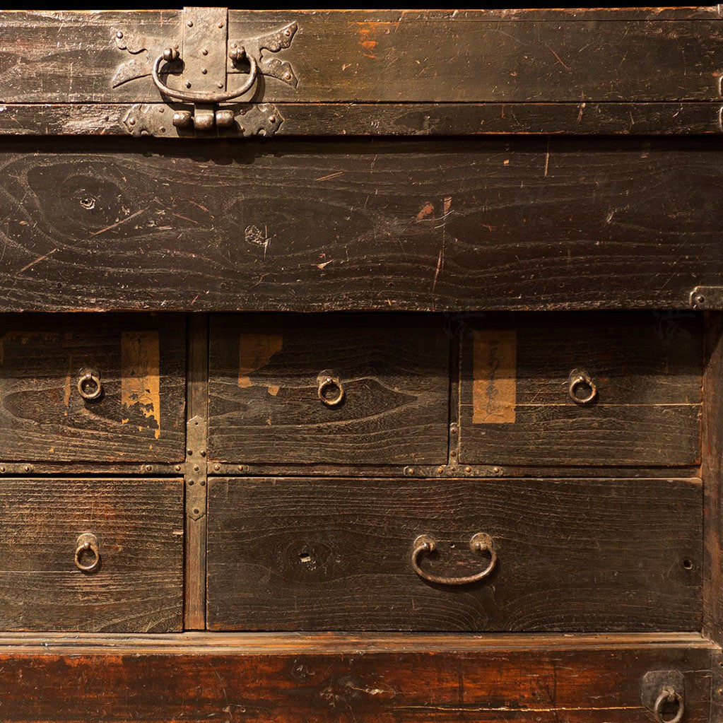 Kuruma Dansu - Large Rolling Merchant Tansu Chest