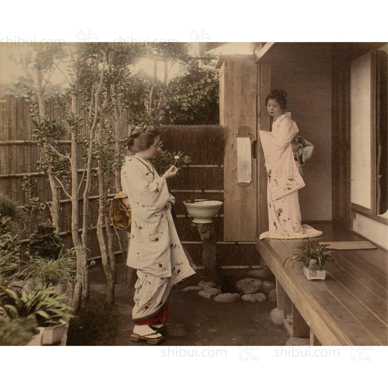 Japanese Hand Tinted Albumen Photography | Two Women Talking